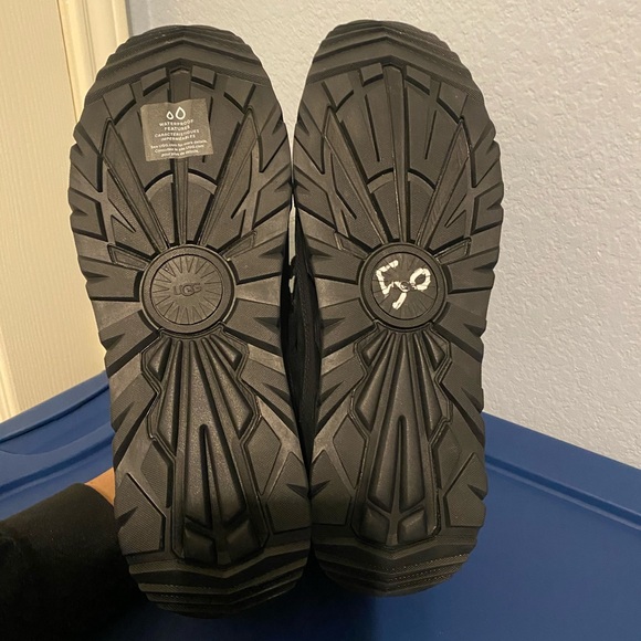 UGG Men's Black Sneakers - Picture 7 of 9